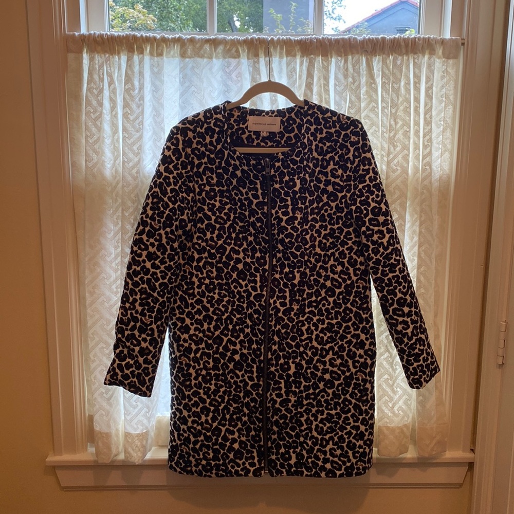 Cupcakes and Cashmere leopard zip jacket. Like new condition.
